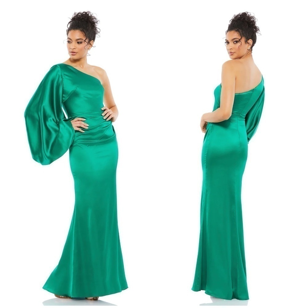 IEENA FOR MAC DUGGAL Satin Puff Sleeve Gown In Emerald Green